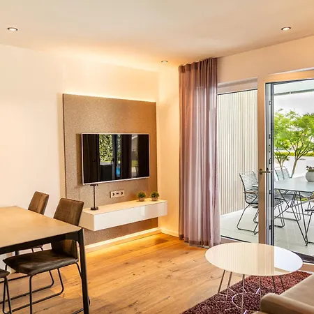 Paradisio Poolsuite Sundeck In Am Bodensee Daire *